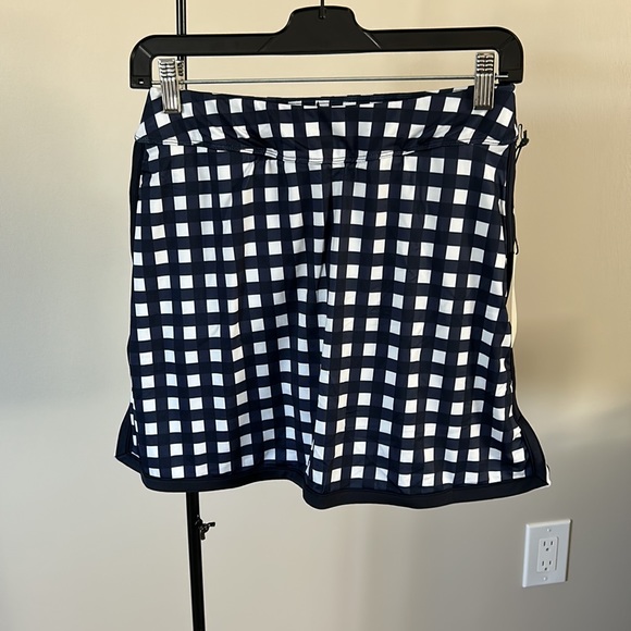 Navy Trellis 16 Inch Piped Golf Skirt
TNUCK SPORT - Picture 8 of 9